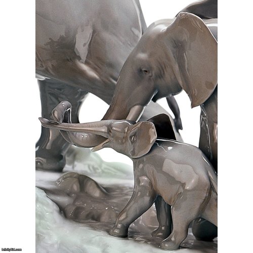 Lladro Elephants Walking Figurine SKU: 01001150