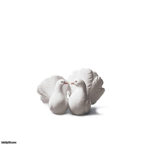Lladro Couple of Doves Figurine SKU: 01001169