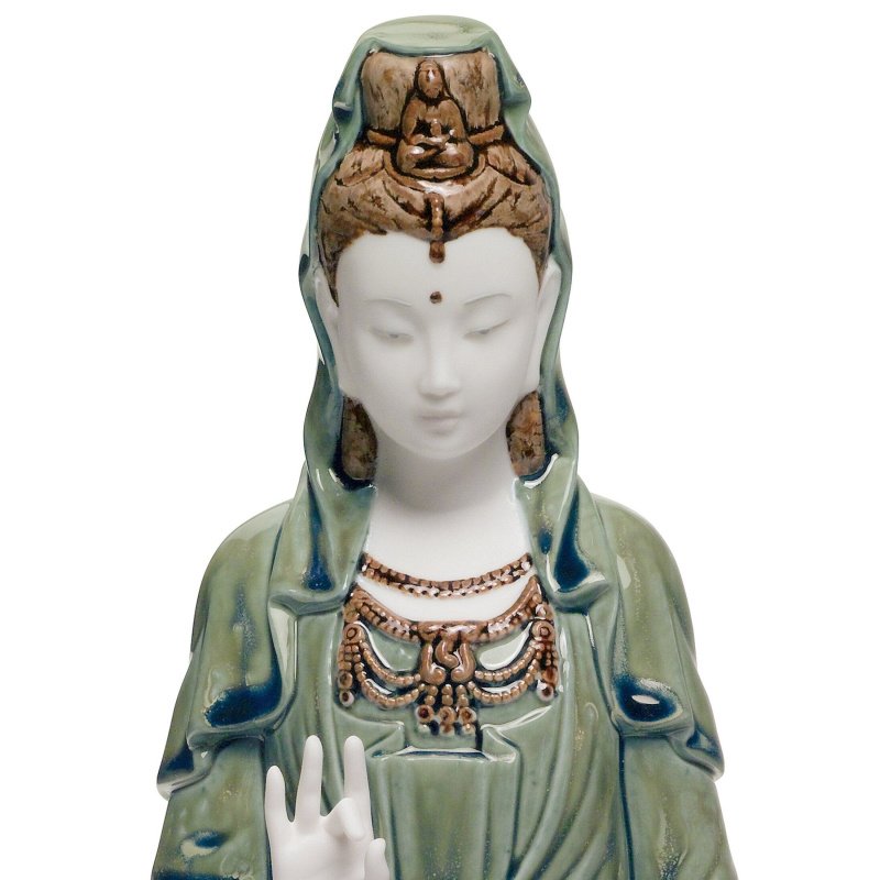 Lladro Kwan Yin Figurine. Green SKU: 01001941