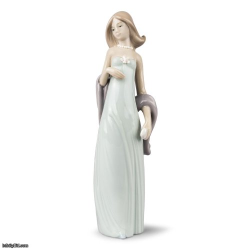 Lladro Ingenue Woman Figurine SKU: 01005487