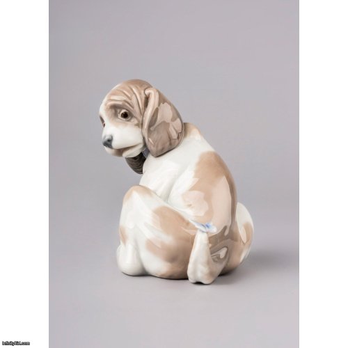 Lladro Gentle Surprise Dog Figurine SKU: 01006210