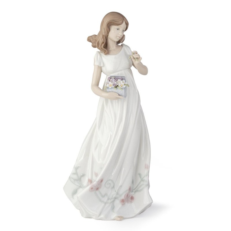 Lladro Treasures of The Earth Woman Figurine SKU: 01006921