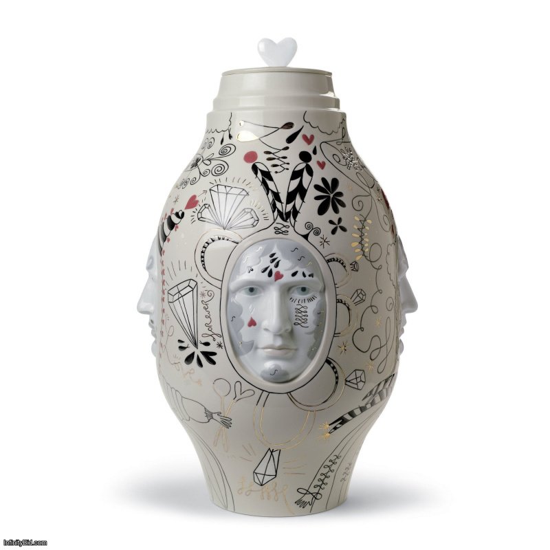 Lladro Medium Conversation Vase. Limited Edition SKU: 01007596