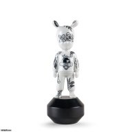 Lladro The Guest by Henn Kim Sculpture. Small model. Numbered edition SKU: 01007753