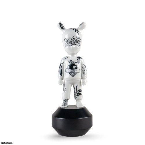 Lladro The Guest by Henn Kim Sculpture. Small model. Numbered edition SKU: 01007753