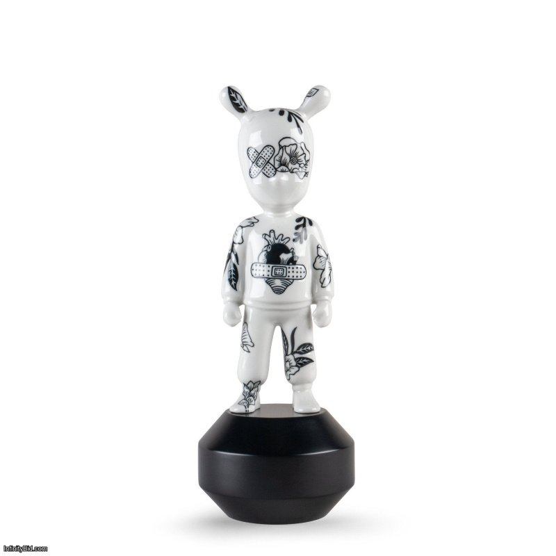 Lladro The Guest by Henn Kim Sculpture. Small model. Numbered edition SKU: 01007753