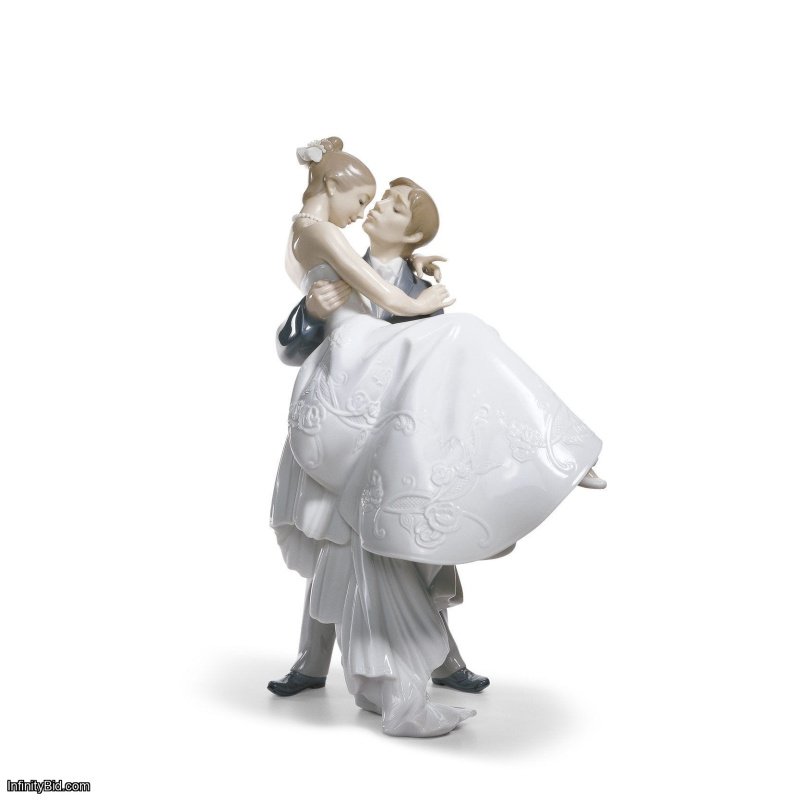 Lladro The Happiest Day Couple Figurine SKU: 01008029