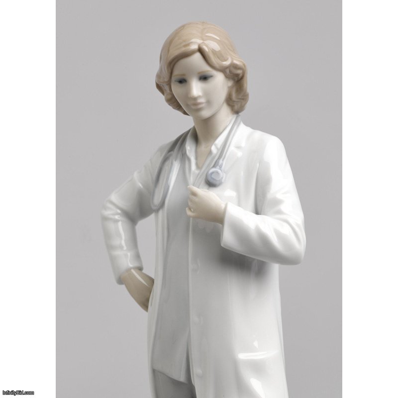 Lladro Female Doctor Figurine SKU: 01008189