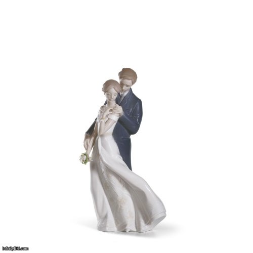 Lladro Everlasting Love Couple Figurine SKU: 01008274