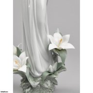 Lladro Madonna of The Flowers Figurine SKU: 01008322