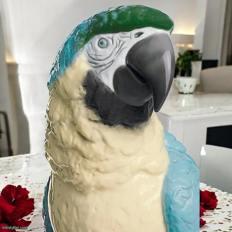 Lladró Macaw Bird Sculpture – Nearly Life-Sized Porcelain Masterpiece – Gloss Finish – 50 cm | Bold & Exotic Art