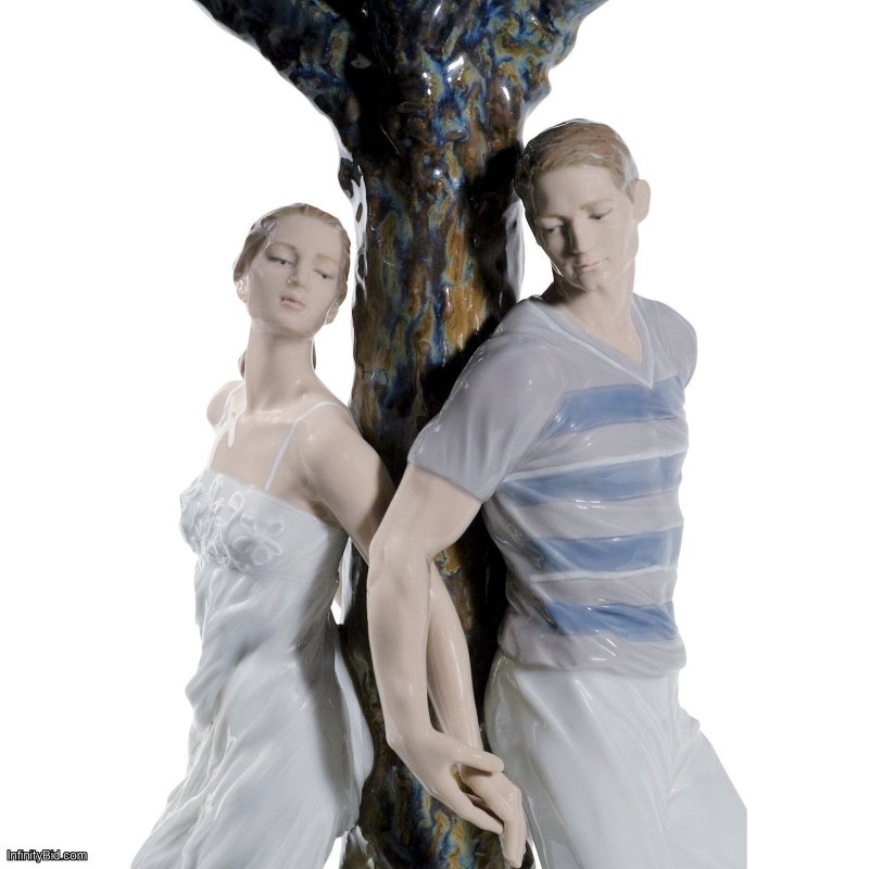 Lladro The Tree of Love Figurine SKU: 01008580