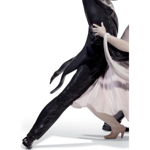 Lladro Elegant Foxtrot Couple Figurine. Limited Edition SKU: 01008638