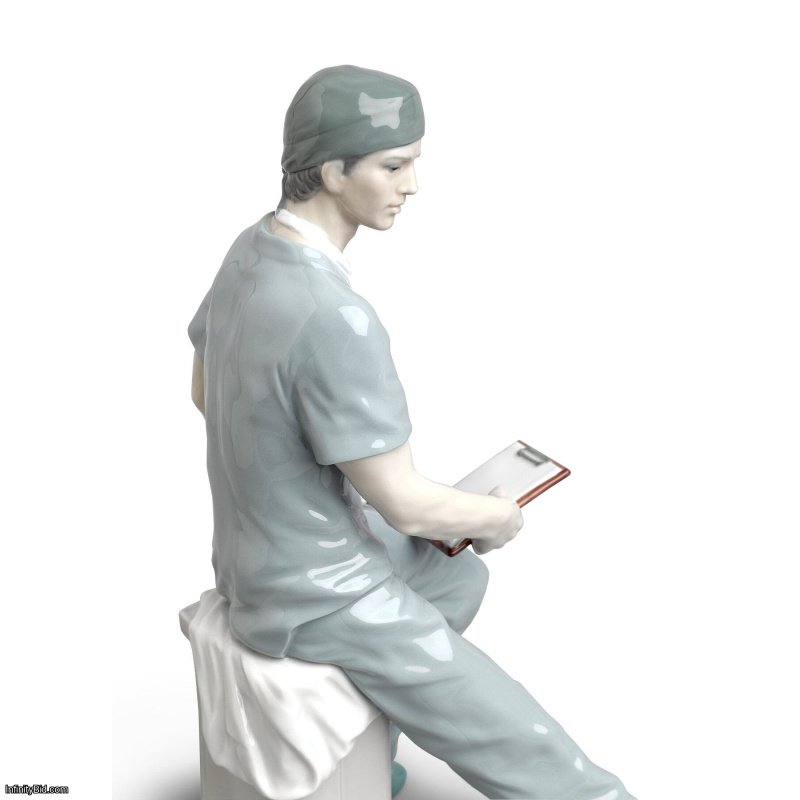 Lladro Surgeon Figurine SKU: 01008657