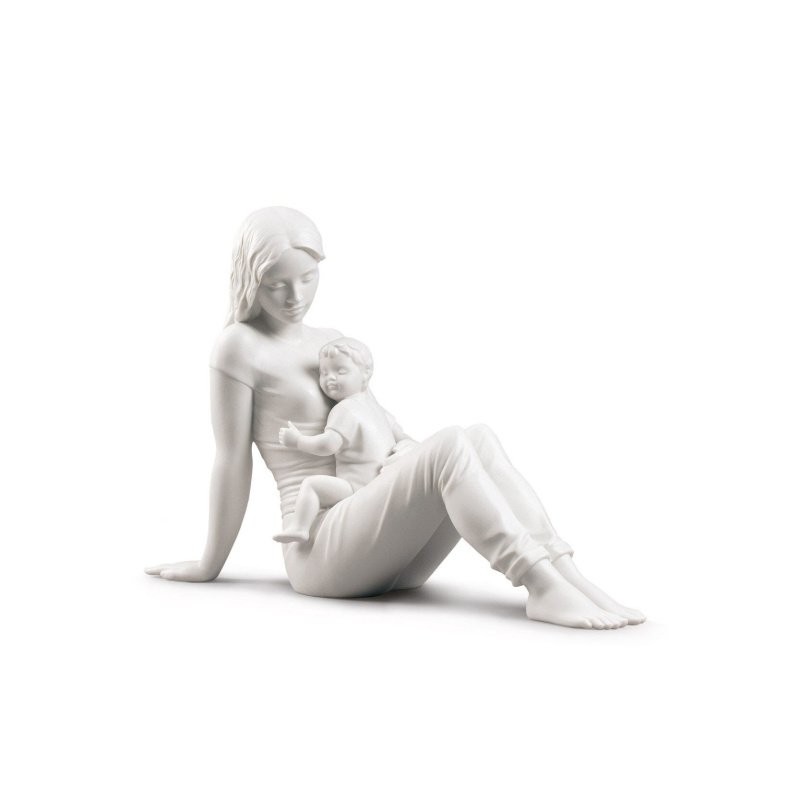 Lladro A mother's love Figurine. Matte White SKU: 01009337