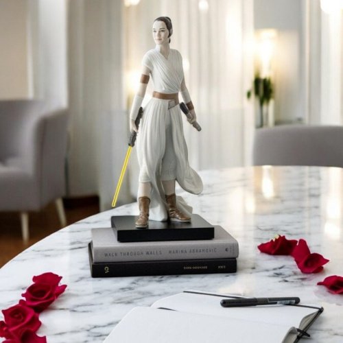 Lladro Rey – Star Wars Porcelain Figurine SKU: 01009414