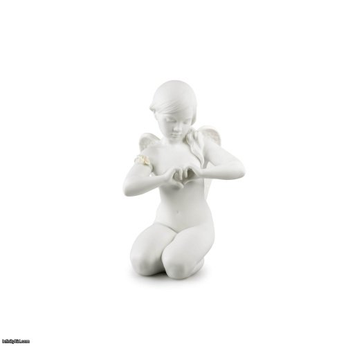 Lladro Heavenly Heart Angel Figurine SKU: 01009444