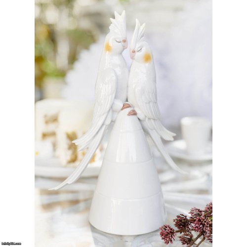 Lladro Nymphs in Love Figurine. Cake Topper SKU: 01009447