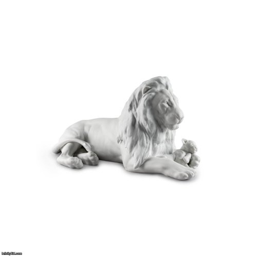 Lladro Lion with Cub Figurine SKU: 01009454