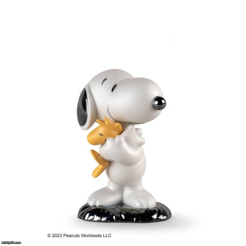 Lladro Snoopy™ Figurine. Numbered edition SKU: 01009490