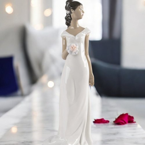 Lladro Wedding Figurine: Soulmates – Bride II SKU: 01009574