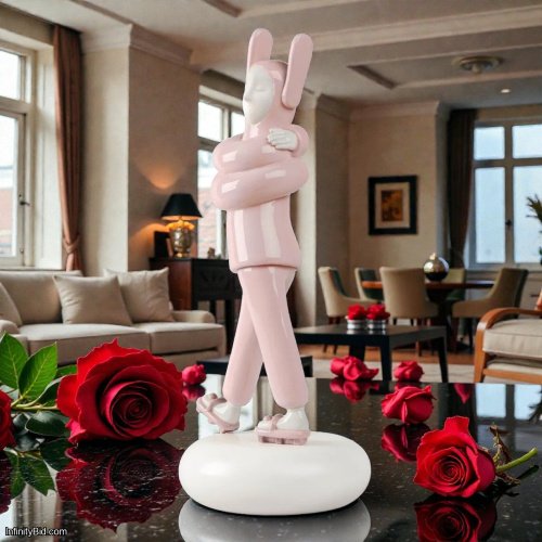 Lladró Embraced (Pink) Porcelain Sculpture – Gloss Finish SKU: 01009654