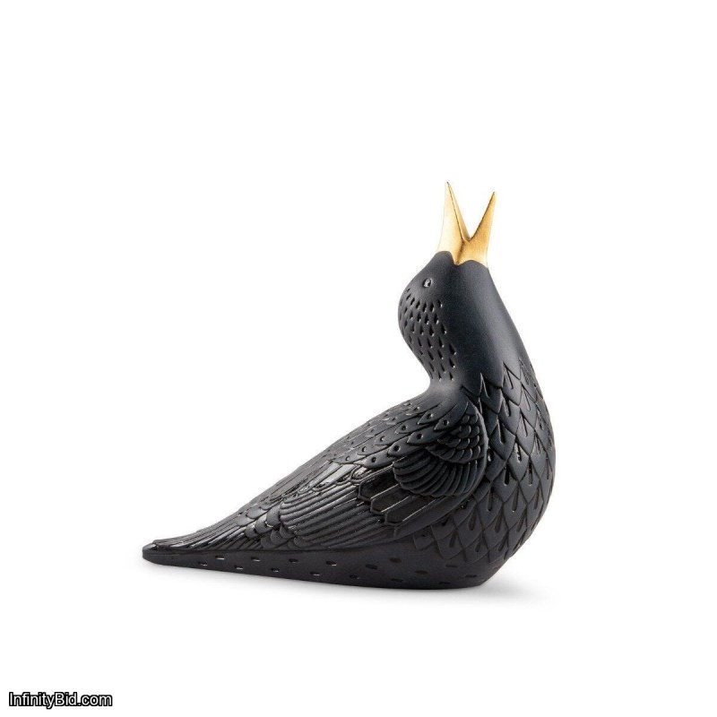 Lladro Starling I Figurine. Black SKU: 01009676
