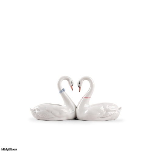 Lladro Endless Love. Cake topper SKU: 01009681