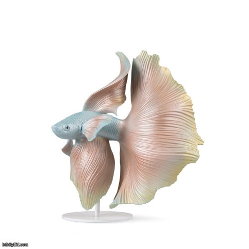 Lladro Betta Fish Sculpture. Right SKU: 01009700
