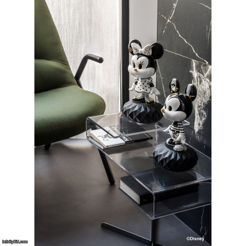 Lladro Minnie™ in black and white Sculpture SKU: 01009707