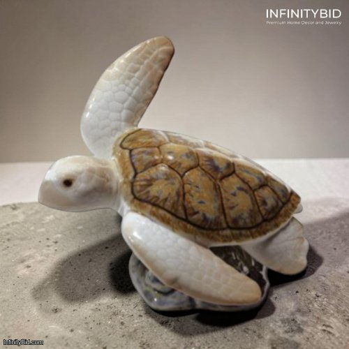 Lladro SEA TURTLE-WB Figurine SKU: 01045160