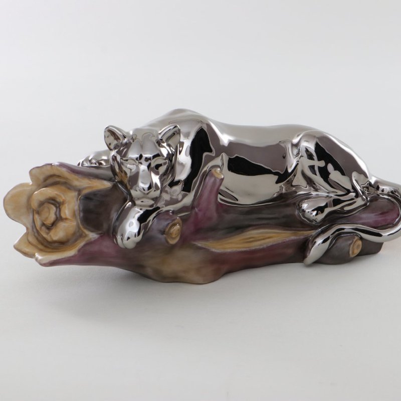 Herend Lioness in Tree Porcelain Figurine – Hand-Painted, Made in Hungary SKU: 05574-0-00 PLATI