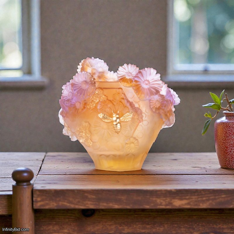 Daum “Or d’Abeille” Medium Vase – Limited Edition (175 Pieces) SKU: 05884