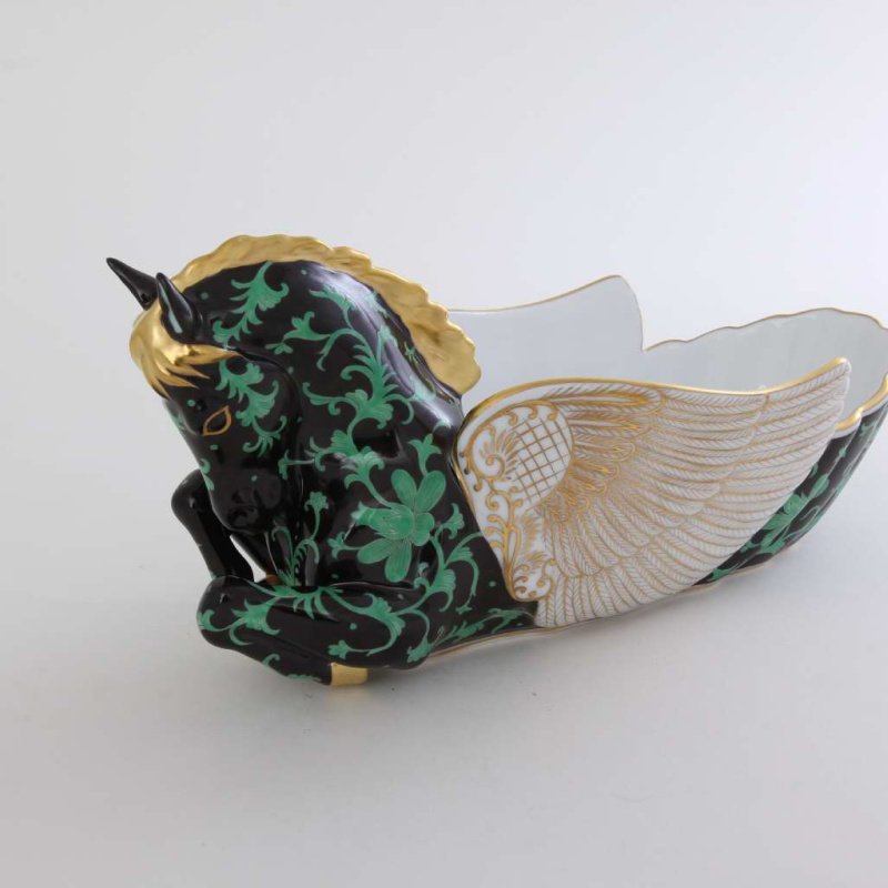 Herend Pegasus Pencil Tray Porcelain Desk Accessory – Hand-Painted, Made in Hungary SKU: 07520000-PVI
