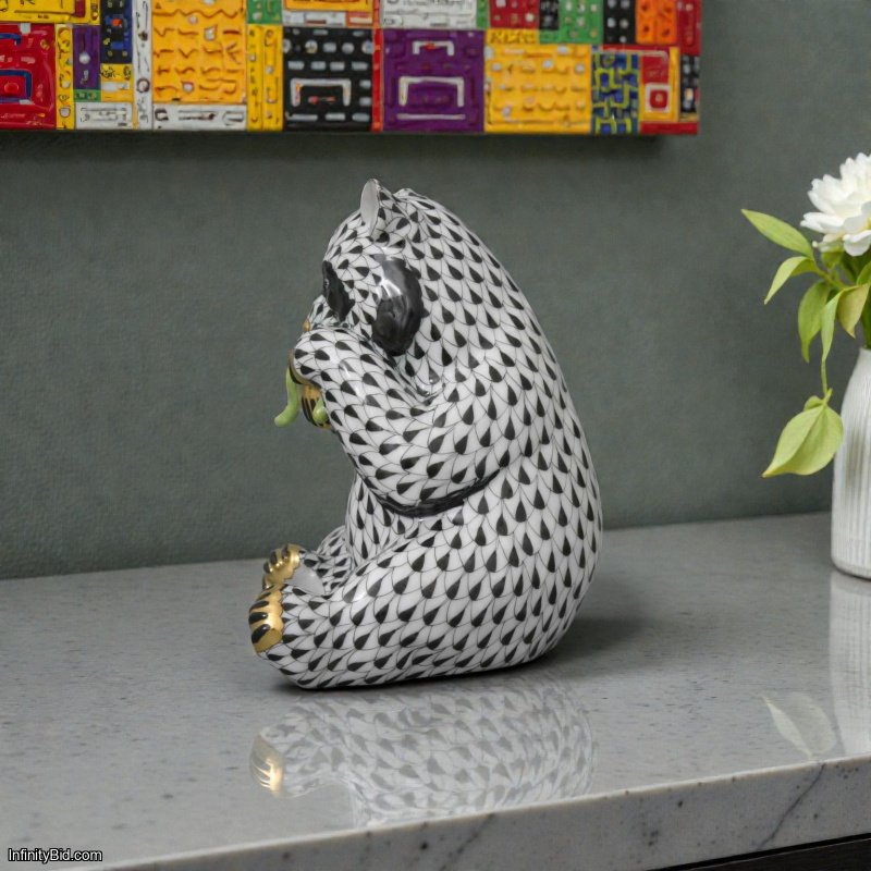 Herend Sitting Panda Bear – Hand-Painted Porcelain Figurine | Hungary | VHNM SKU: 15348000-VHNM