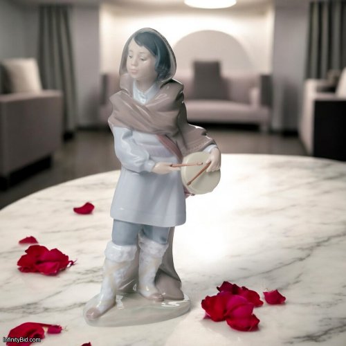 Lladró Drummer Boy Nativity Figurine SKU: 01008415