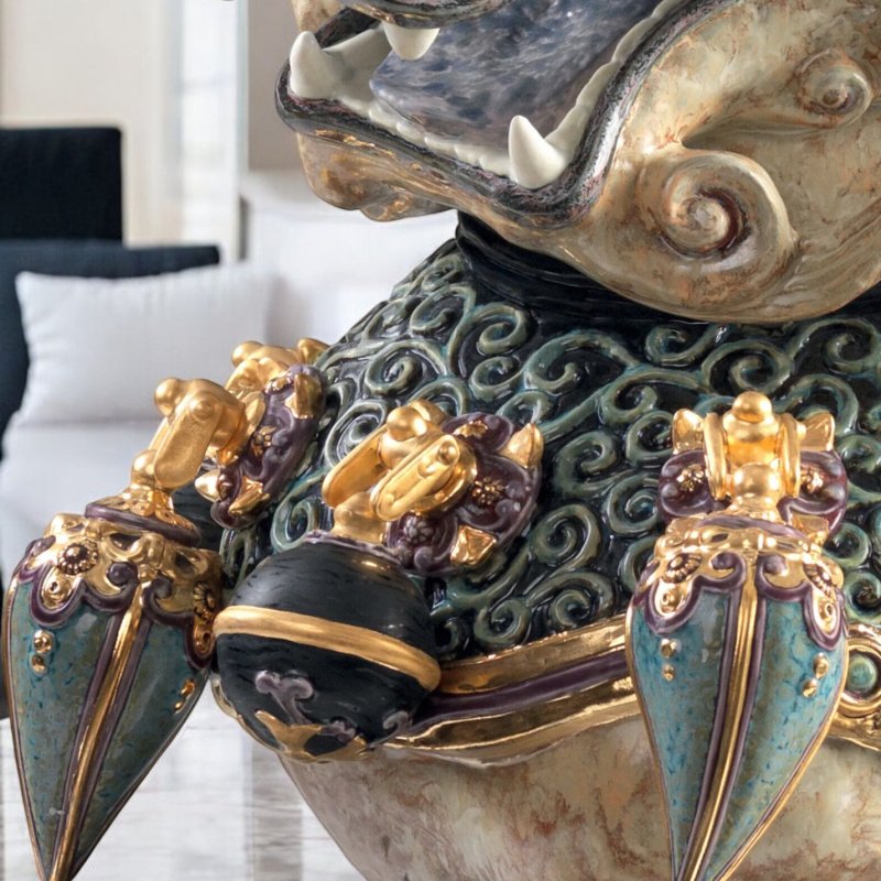 Lladró Guardian Lioness Sculpture – Red | Limited Edition High Porcelain Masterpiece SKU: 01001992