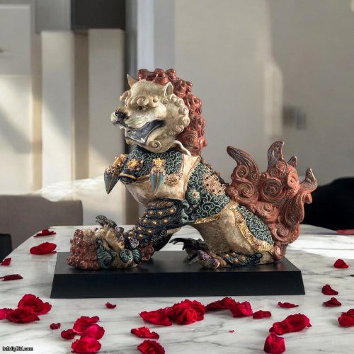 Lladró Guardian Lioness Sculpture – Red | Limited Edition High Porcelain Masterpiece SKU: 01001992