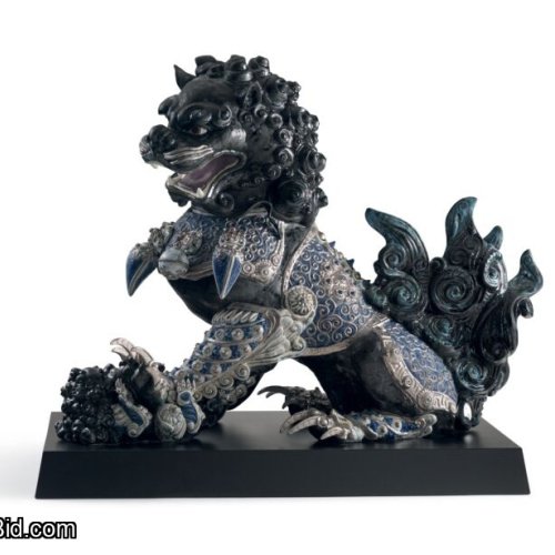 Lladró Guardian Lioness Sculpture – Black | Limited Edition High Porcelain Masterpiece SKU: 01001994