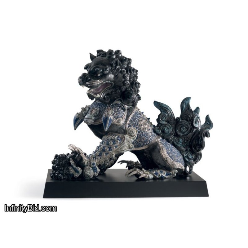 Lladró Guardian Lioness Sculpture – Black | Limited Edition High Porcelain Masterpiece SKU: 01001994