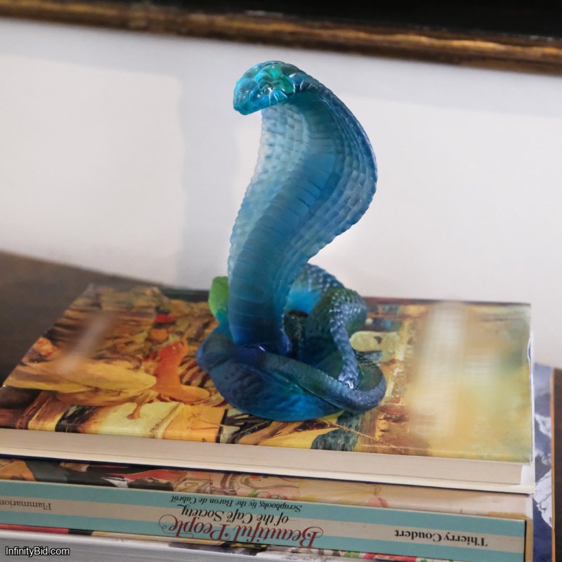 Daum Blue Naja Snake – Limited Edition Crystal Sculpture SKU: 05773-1