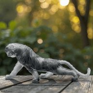 Daum Magnum Bengal Tiger – Grey Limited Edition: 88 pieces SKU: 03447-4