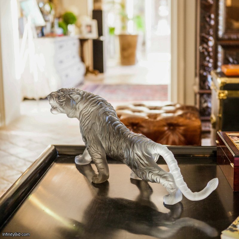 Daum Magnum Bengal Tiger – Grey Limited Edition: 88 pieces SKU: 03447-4