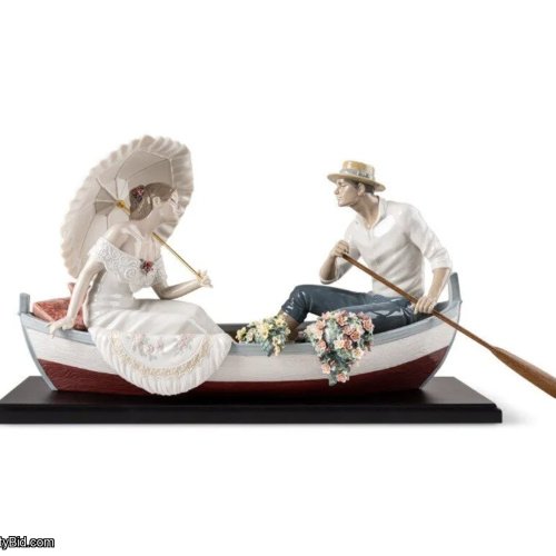 Lladro Romance on the Lake Sculpture – Limited Edition SKU: 01002034