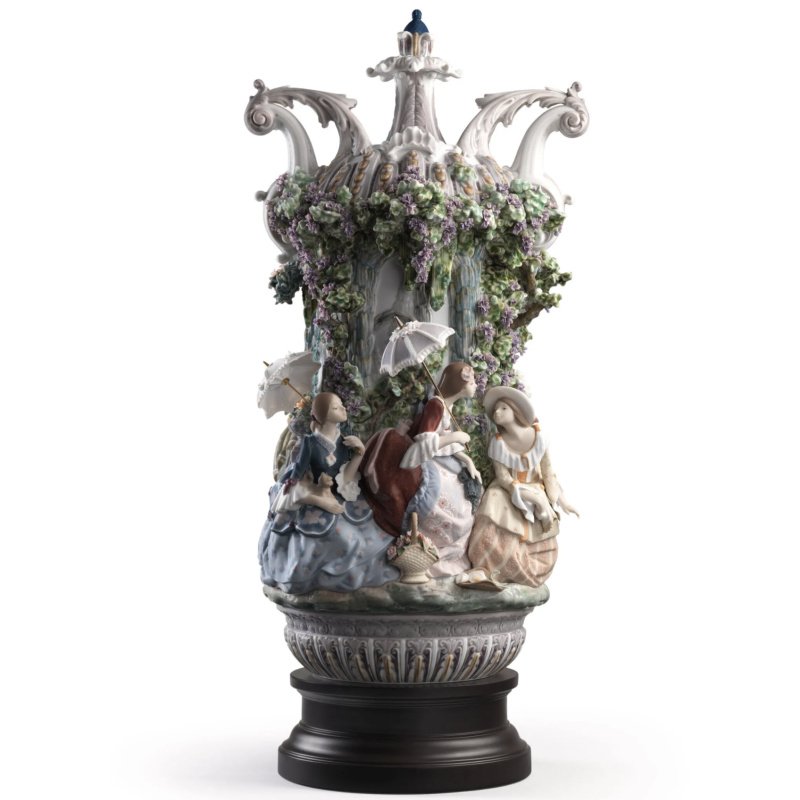 Lladro Ladies from Aranjuez Vase — Limited Edition SKU: 01001968