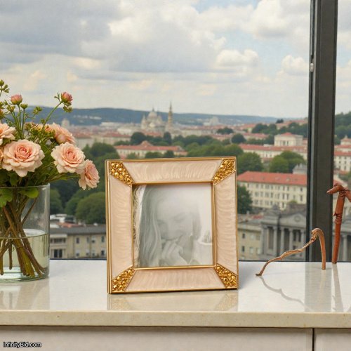 Jay Strongwater Leland Pavé Corner 2" Frame – Gold SKU: SPF5130-292