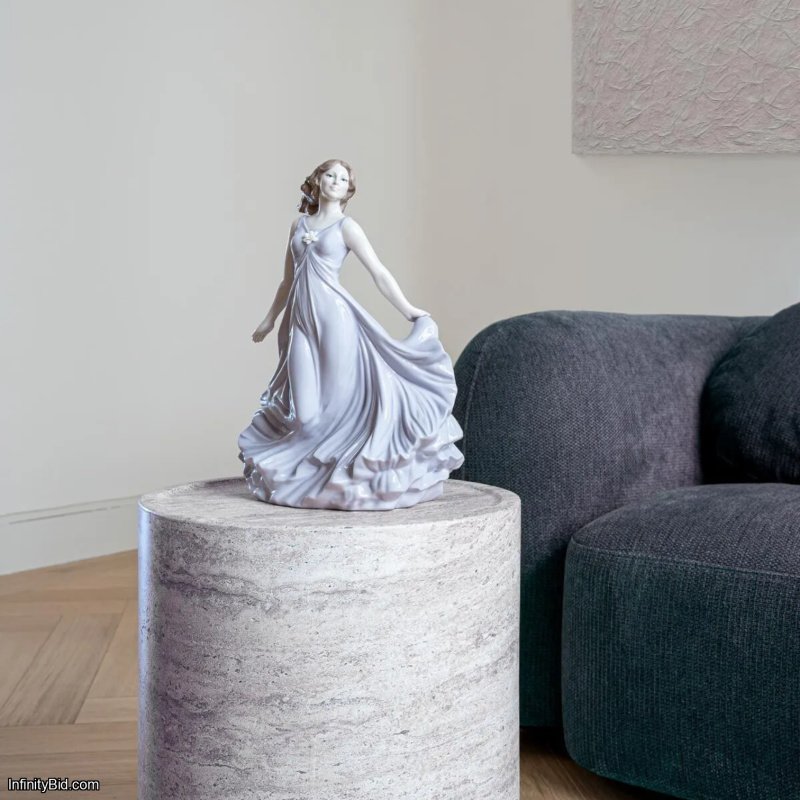 Lladró “Dancing in the Wind” Sculpture Annual Piece 2026  SKU: 01009806