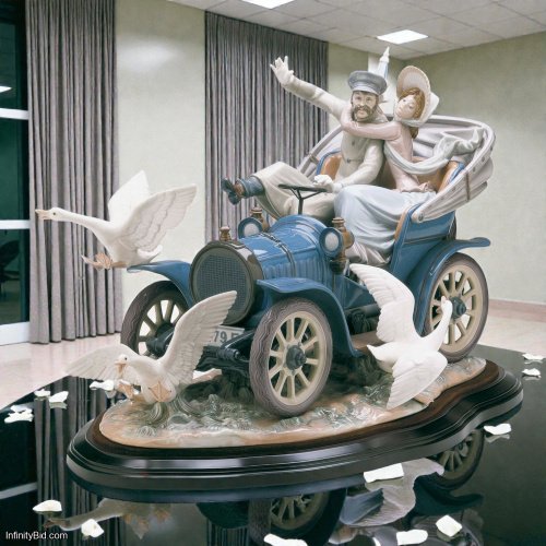 Lladró "Car in Trouble" Limited Edition Porcelain Sculpture SKU 01001375 RETIRED
