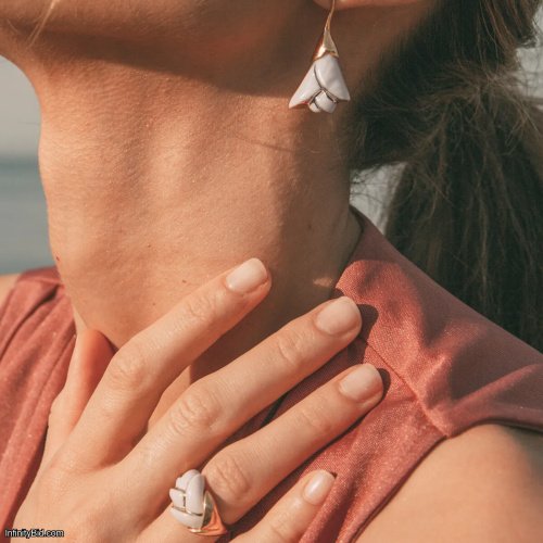 Lladró Heliconia Short Earrings – Sterling Silver Plated in 18K Gold SKU: 01010171