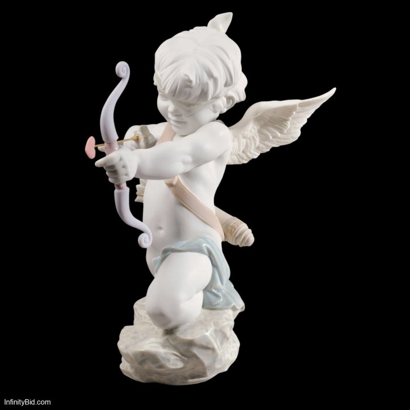 Lladró “Straight to the Heart” Cupid Angel Figurine – Matte Porcelain Sculpture by José Luis Santes | SKU 01009209